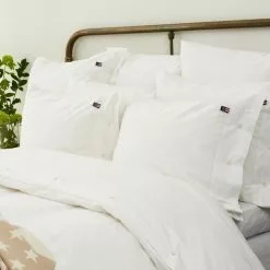 Lexington Icons Pin Point Påslakan -Sängkläder försäljning LexingtonPoplinIconsPaslakan1 670b4f78 d7e0 4970 ab1b 04844959e632